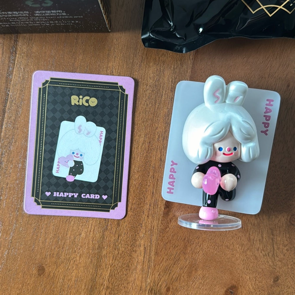 The world of cards finding unicorn blind box - happy card